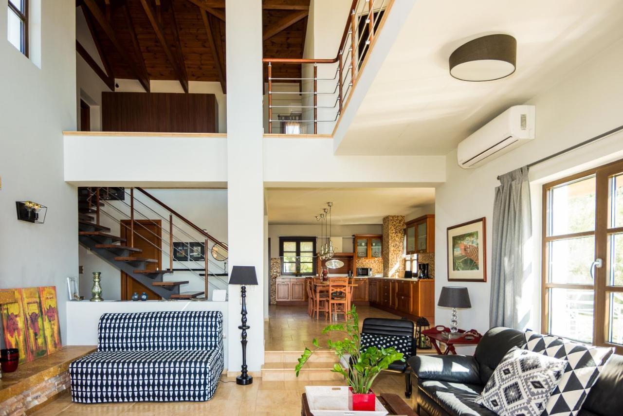 Filon Ktima Beachfront Upscale Villa Karavádhos Exterior foto